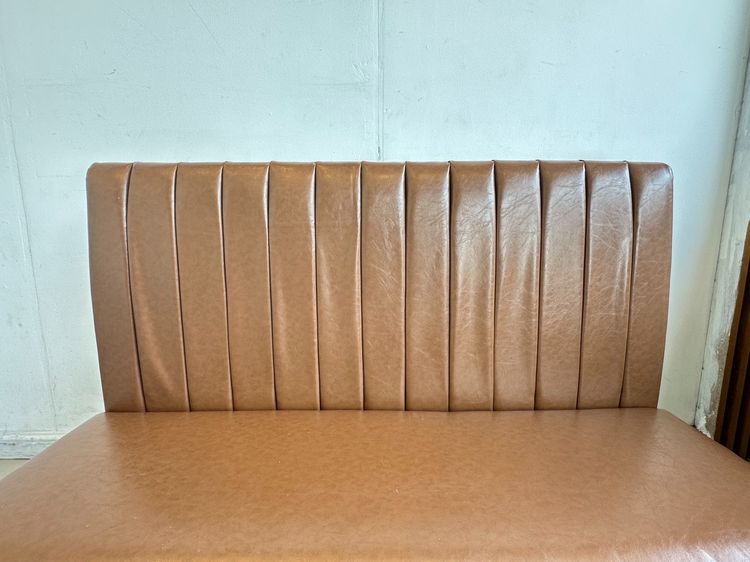 โซฟา 2 ที่นั่ง เบาะและพิงหลังหนัง PU สีส้ม โครงขาเหล็กสีดำ  รูปที่ 6