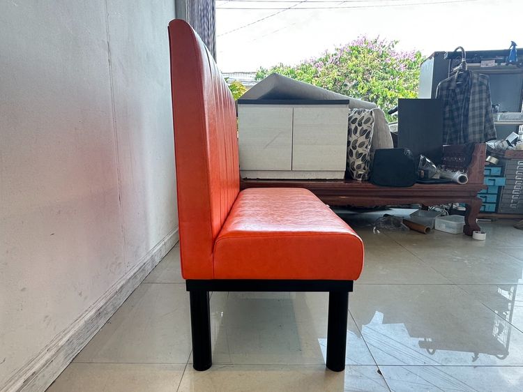 โซฟา 2 ที่นั่ง เบาะและพิงหลังหนัง PU สีส้ม โครงขาเหล็กสีดำ (ตัวเล็ก) รูปที่ 4