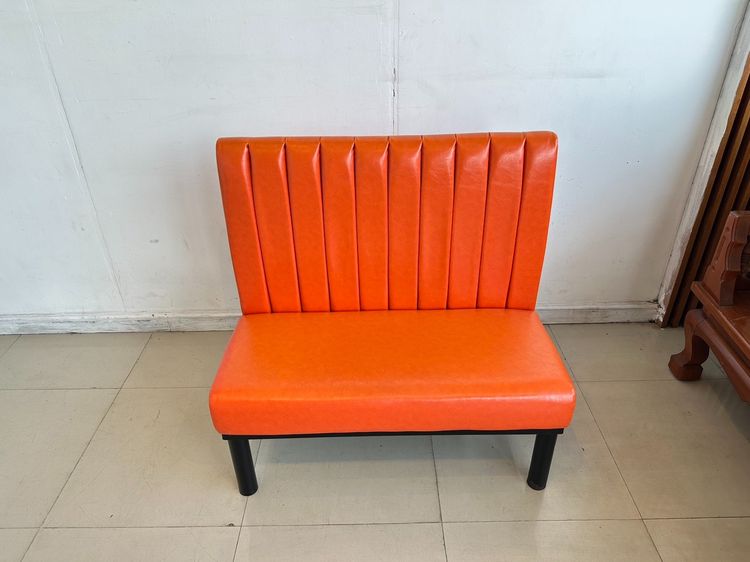 โซฟา 2 ที่นั่ง เบาะและพิงหลังหนัง PU สีส้ม โครงขาเหล็กสีดำ (ตัวเล็ก) รูปที่ 2