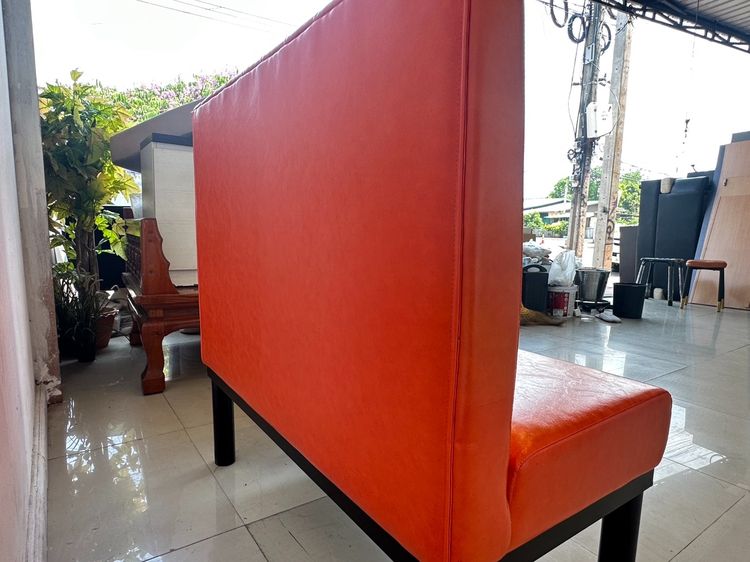 โซฟา 2 ที่นั่ง เบาะและพิงหลังหนัง PU สีส้ม โครงขาเหล็กสีดำ (ตัวเล็ก) รูปที่ 5