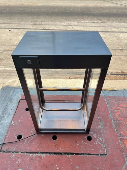 ตู้โชว์สแตนเลส ด้านในไฟและราวแขวน โครงฐานสแตนเลสติดกระจกใส 3 ด้าน รูปที่ 5