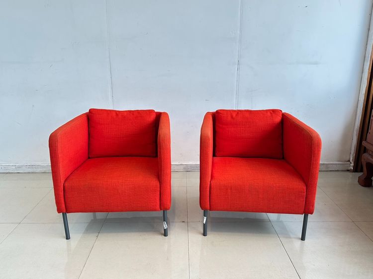 เก้าอี้นวม/เก้าอี้มีที่เท้าแขน ผ้าหุ้มเบาะ แดง เก้าอี้ แบรนด์ IKEA รุ่น EKERÖ เบาะผ้าสีส้ม
