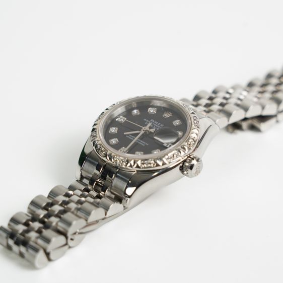 สาวๆ ที่กําลังมองหานาฬิกาคู่ใจ ห้ามพลาดเรือนนี้ Lady Datejust 26 mm ทักสอบถามเพิ่มเติมได้ค่ะ   รูปที่ 16