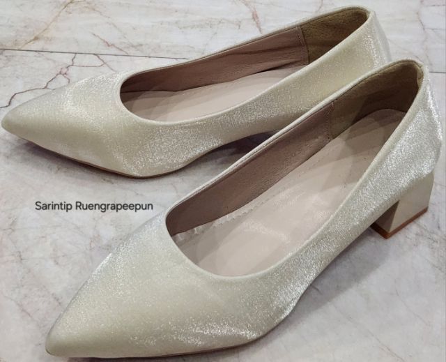 รองเท้าคัทชูหัวแหลม ผ้าซาติน สีเบจ SIZE 39 ยาว 24.5 ซม. รูปที่ 4