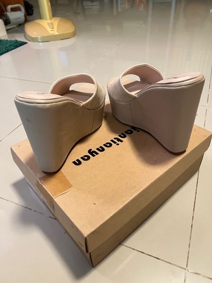 รองเท้าส้นสูง  รูปที่ 7