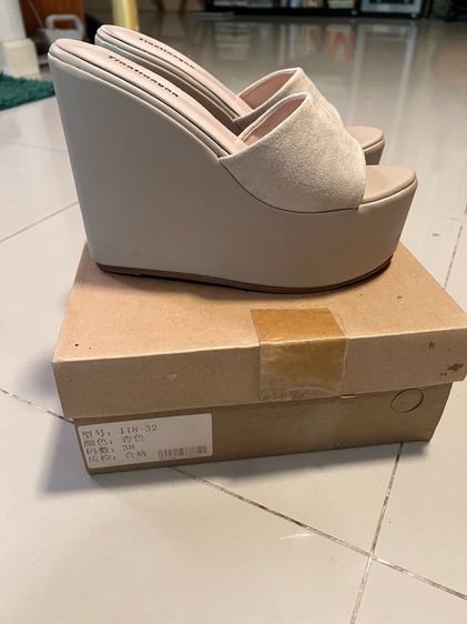 รองเท้าส้นสูง  รูปที่ 4