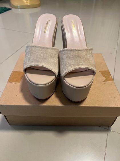 รองเท้าส้นสูง  รูปที่ 3