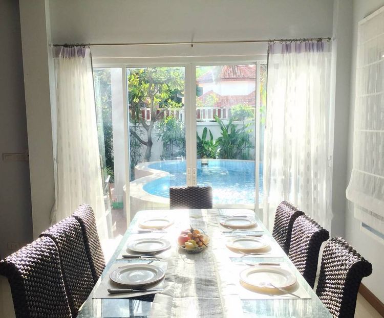 ตกแต่งครบ 5-Bedroom Pool Villa for Sale in Central Pattaya รูปที่ 2