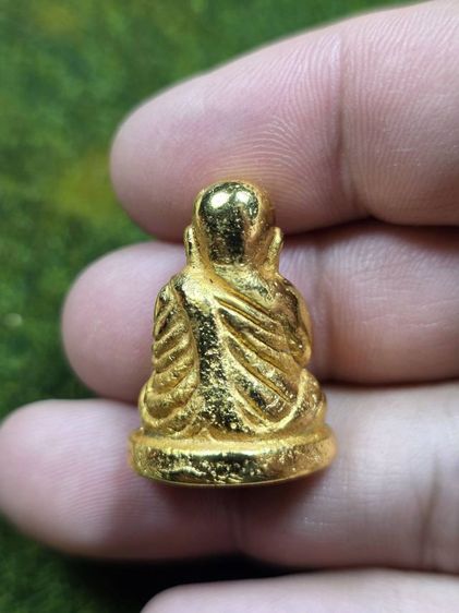 พระรูปหล่อหลวงพ่อเงินวัดบางคลานเนื้อสีทองเก่าๆ รูปที่ 2