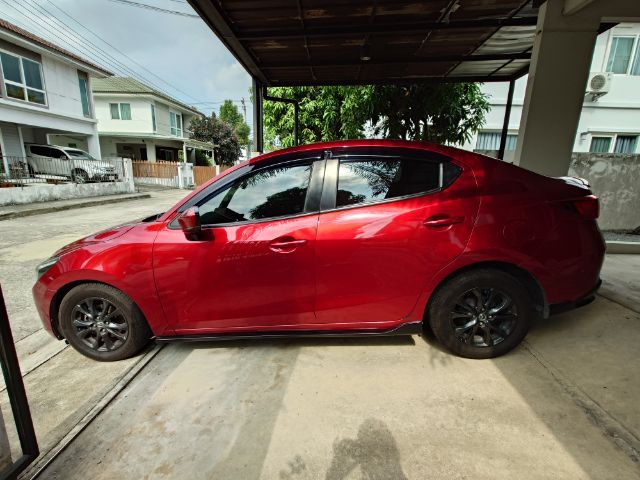 Mazda Mazda 2 2018 1.3 High Connect Sedan เบนซิน ไม่ติดแก๊ส เกียร์อัตโนมัติ แดง รูปที่ 3