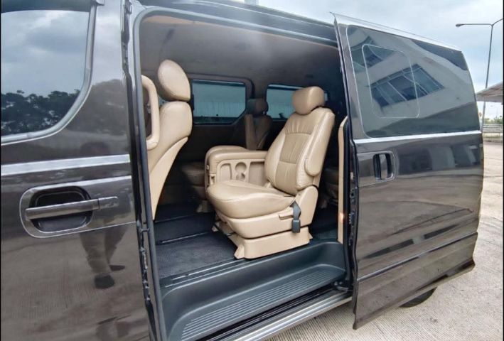 Hyundai H-1  2017 2.5 Elite Van ดีเซล ไม่ติดแก๊ส เกียร์อัตโนมัติ น้ำตาล รูปที่ 3