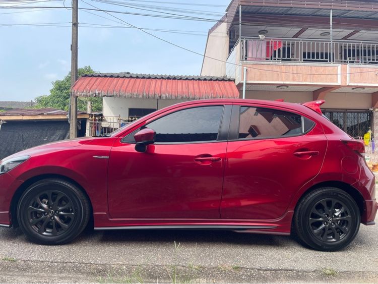 Mazda Mazda 2 2020 1.3 High Connect Sedan เบนซิน ไม่ติดแก๊ส เกียร์อัตโนมัติ แดง รูปที่ 2