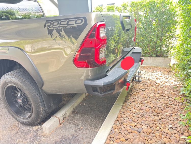 รถ Toyota Hilux Revo 2.8 G Rocco 4WD สี น้ำตาล