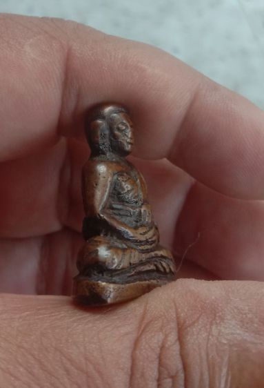 รูปหล่อโบราณเก่า ลพ.ไปล่
 รูปที่ 3