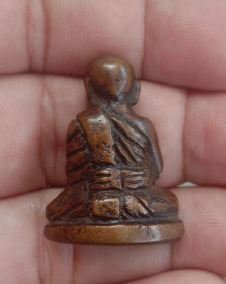 รูปหล่อโบราณเก่า ลพ.ไปล่
 รูปที่ 2