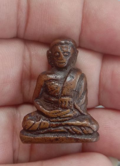 รูปหล่อโบราณเก่า ลพ.ไปล่
