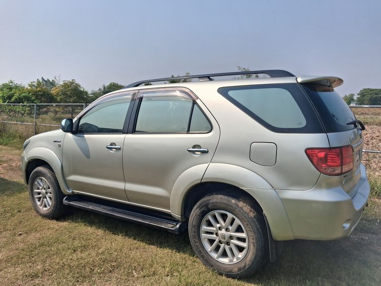 Toyota Fortuner 2005 2.4 V 4WD Utility-car เบนซิน LPG เกียร์อัตโนมัติ บรอนซ์ทอง รูปที่ 3