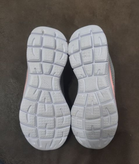 Skechers 
ไซส์ 37 (ยาว 24 cm) รูปที่ 7