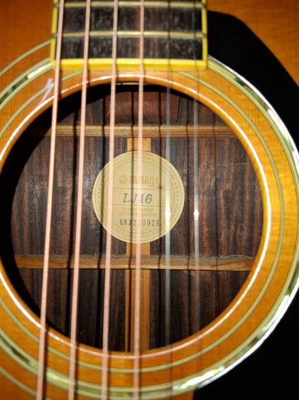 กีตาร์โปร่ง YAMAHA รุ่น LJ-16 ทรงจัมโบ้ พร้อมกล่องกีตาร์แข็ง (HARDCASE)  รูปที่ 2