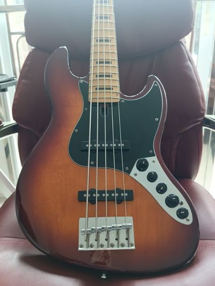 เบสไฟฟ้า marcus miller v7