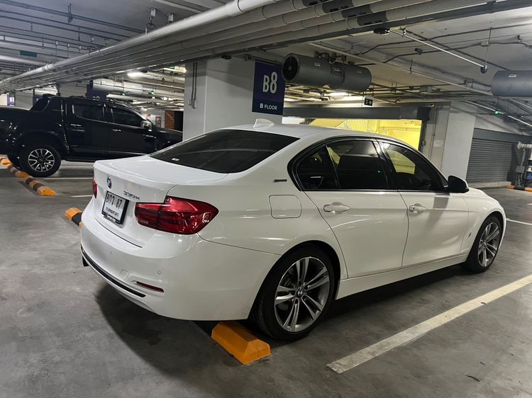 BMW Series 3 2018 330e Sedan ปลั๊กอินไฮบริด (PHEV) ไม่ติดแก๊ส เกียร์อัตโนมัติ ขาว รูปที่ 4