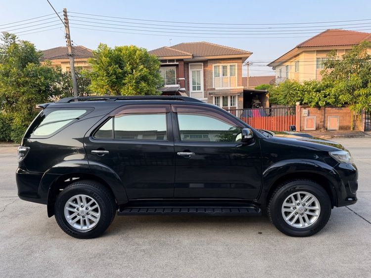 Toyota Fortuner 2012 2.5 V Utility-car ดีเซล ไม่ติดแก๊ส เกียร์ธรรมดา ดำ รูปที่ 4
