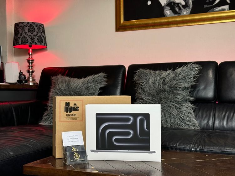 Mackbook Pro 14 Inch ใช่ 8 กิกะไบต์ แมค โอเอส อื่นๆ MacBook Pro 14” M3 (2023) RAM 8 SSD 512 Brand New  1Year Apple Warranty