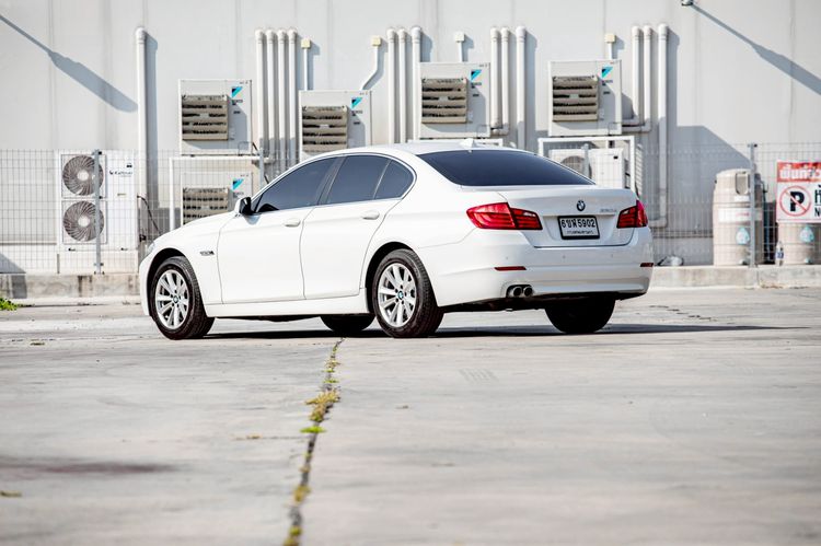 BMW Series 5 2013 520d Sedan ดีเซล ไม่ติดแก๊ส เกียร์อัตโนมัติ ขาว รูปที่ 4
