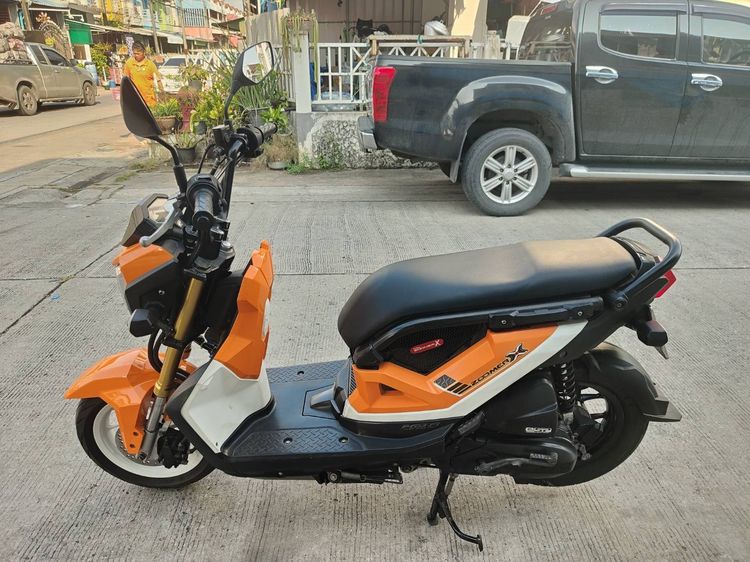 🛵ยังไงก็ขาย ZOOMER-X ปี 61(งดต่อ) เครื่องดี สีสวย สตาร์ทมือ ไมล์ดิจิตอล เล่มชุดโอนครบ+เปลี่ยนถ่ายน้ำมันเครื่องฟรี ส่งฟรี30 ก.ม รูปที่ 2