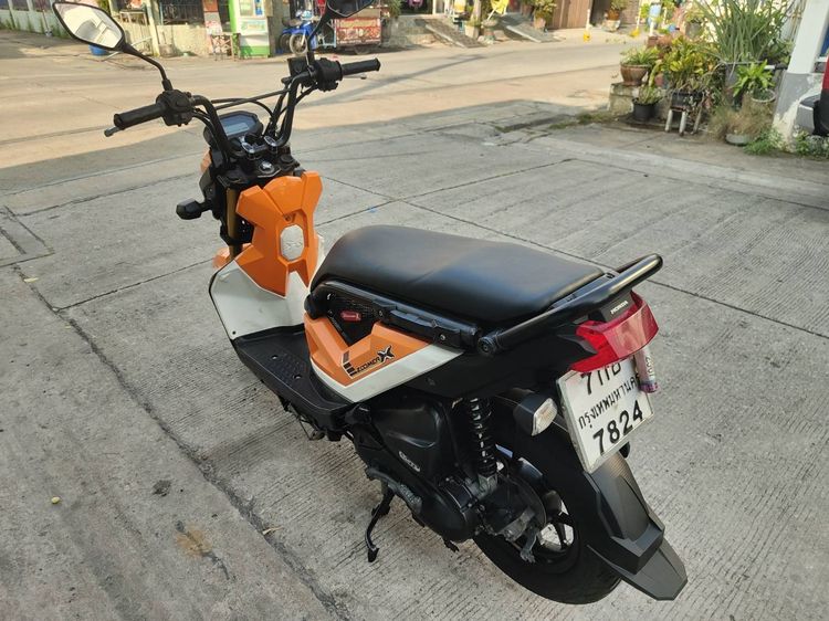 🛵ยังไงก็ขาย ZOOMER-X ปี 61(งดต่อ) เครื่องดี สีสวย สตาร์ทมือ ไมล์ดิจิตอล เล่มชุดโอนครบ+เปลี่ยนถ่ายน้ำมันเครื่องฟรี ส่งฟรี30 ก.ม รูปที่ 6