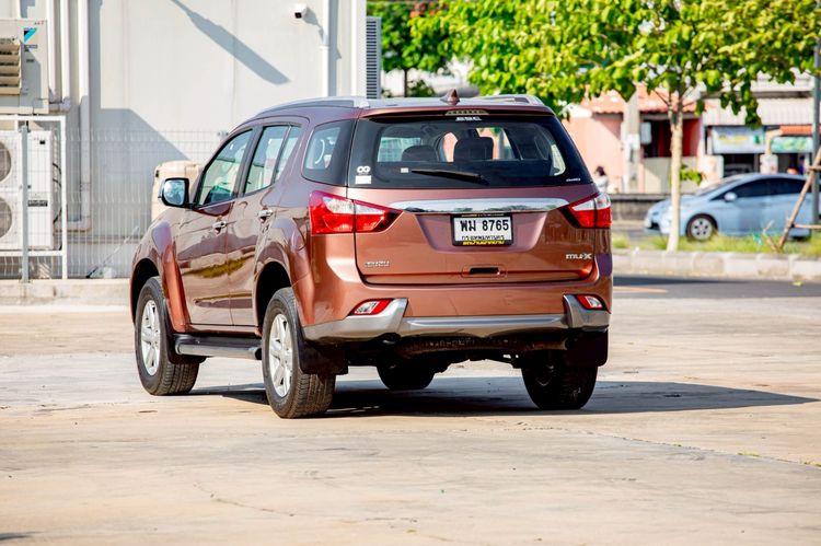 Isuzu MU-X 2015 3.0 4WD Utility-car ดีเซล เกียร์อัตโนมัติ น้ำตาล รูปที่ 4