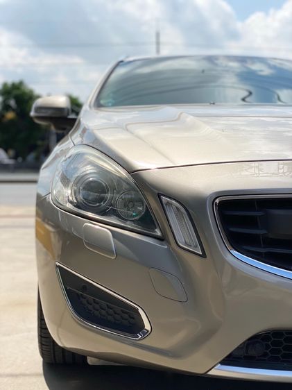 Volvo V60 2012 1.6 Drive Sedan เบนซิน ไม่ติดแก๊ส เกียร์อัตโนมัติ น้ำตาล รูปที่ 3