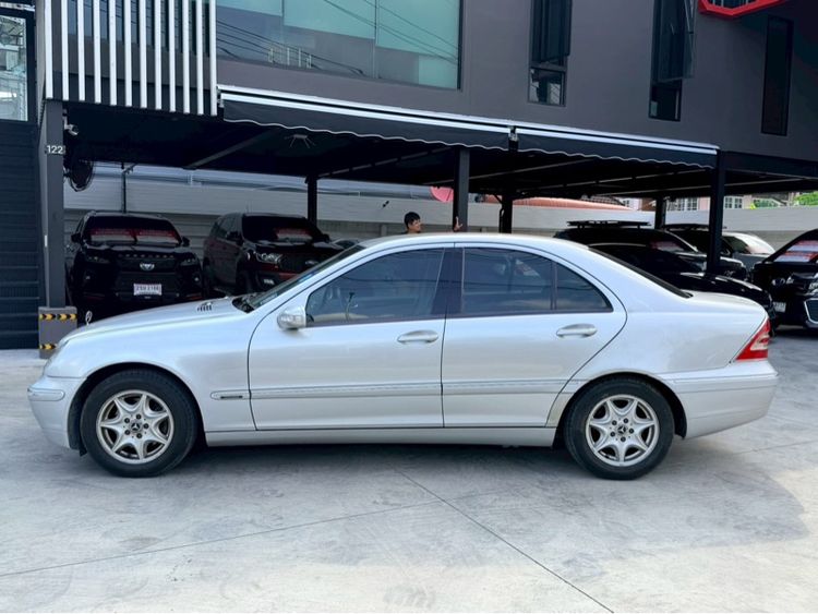 Mercedes-Benz C-Class 2002 C180 Kompressor Sedan เบนซิน ไม่ติดแก๊ส เกียร์อัตโนมัติ เทา