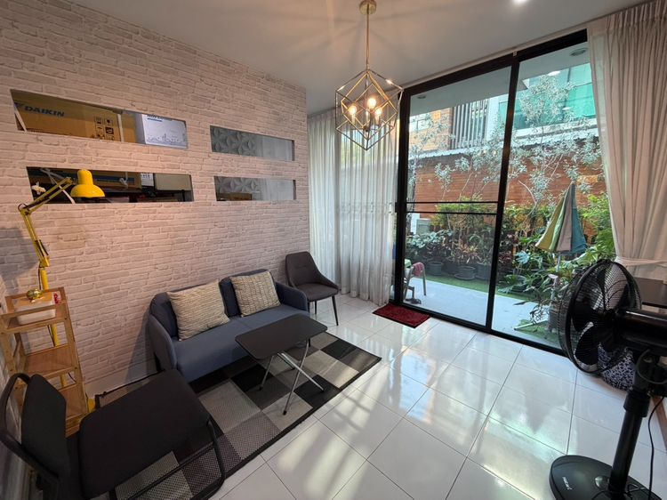 มีบางส่วน ขายทาวน์เฮาส์ 3 ชั้น หมู่บ้านผาสุขสันติ ซ.พัฒนาการ 67 แยก 10 พร้อมเข้าอยู่ ทำเลดีใกล้แอร์พอร์ตลิงก์และทางด่วน รูปที่ 2