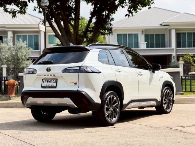 Toyota Corolla Cross 2023 1.8 HEV GR Sport Sedan เบนซิน ไม่ติดแก๊ส เกียร์อัตโนมัติ ขาว รูปที่ 3