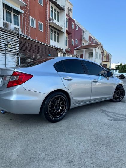 Honda Civic 2013 1.8 E i-VTEC Sedan เบนซิน ไม่ติดแก๊ส เกียร์อัตโนมัติ บรอนซ์เงิน รูปที่ 3