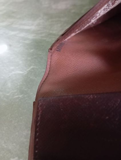 Louis Vuitton Monogram Trifold Wallet

 รูปที่ 5