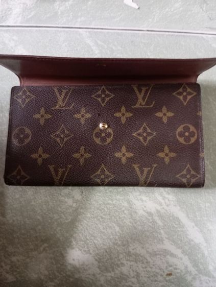 Louis Vuitton Monogram Trifold Wallet

 รูปที่ 3