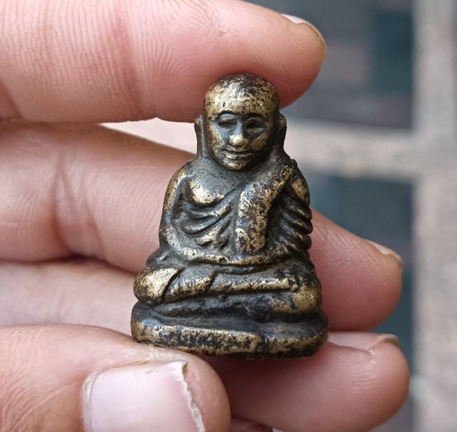 พระรูปหล่อเก่า 1 องค์ รูปที่ 7