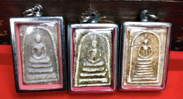 ลดพิเศษ ให้ชุดละ 3 องค์ พระสมเด็จเก่า สมเด็จโต