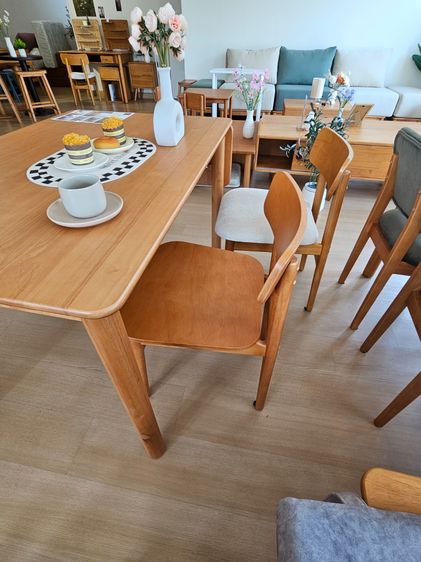 ชุดโต๊ะทานข้าวจากร้าน Maai design ขนาด 150 cm. รูปที่ 3