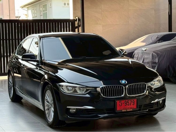 BMW Series 3 2017 320i Sedan เบนซิน ไม่ติดแก๊ส เกียร์อัตโนมัติ ดำ รูปที่ 2