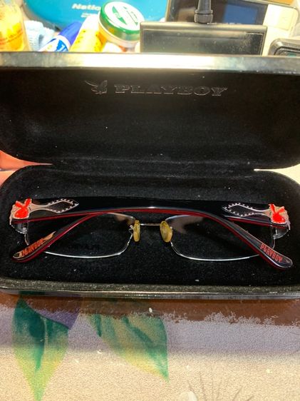 แว่นตาเพลย์บอย รูปที่ 2