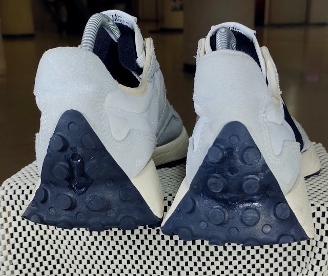 รองเท้า💥New Balance 327💥ของแท้‼️พื้นนิ่ม เบา สวยๆ สภาพดี💥มี 2 คู่ไซร์ 40,43
 รูปที่ 9