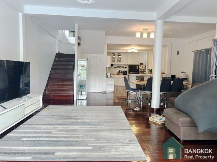 มีบางส่วน ให้เช่าบ้านเดี่ยว 3 ห้องนอน พร้อมสระว่ายน้ำ ใกล้ Bts เอกมัย รูปที่ 2