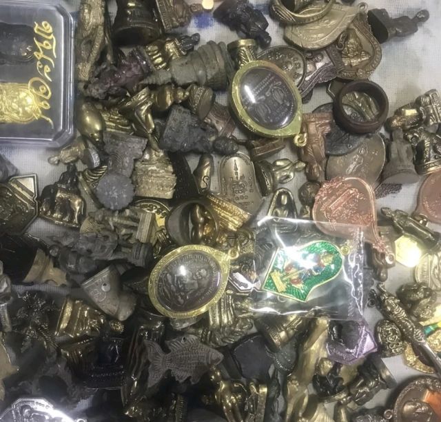 รวมพระเหรียญเกจิอาจารย์ดัง แบบสุ่ม 50 เหรียญ 3,900บาท รูปที่ 15