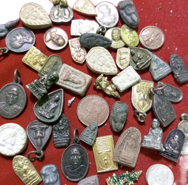 พระผสมรวมจากหลายที่หลายวัด 