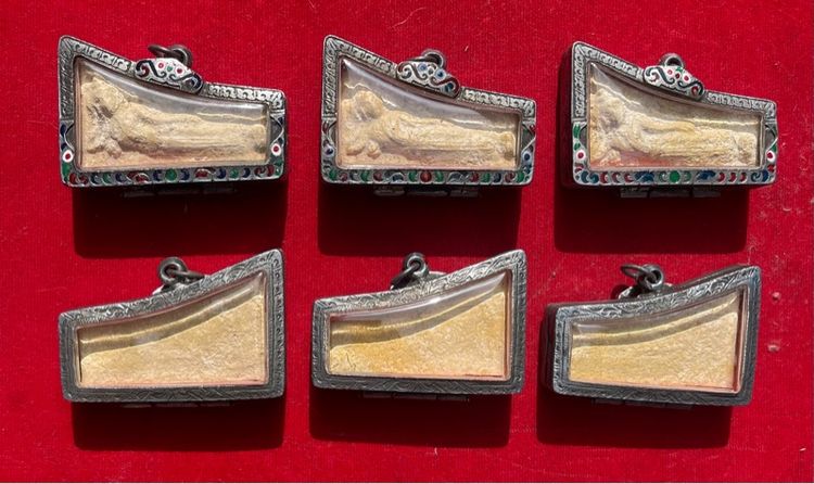 พระสมเด็จบางขุนพรหมเนื้อผงพิมพ์ปางไสยาสน์ รูปที่ 3