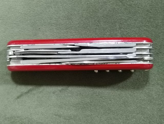 Victorinox Huntsman Swiss Army ขนาด 91 มม. แท้มือสอง เครื่องมือสวยครบคมเดิมไม่ผ่านการลับประกับแน่นกระชับราคา 830.-รวมส่งเก็บเงินปลายทาง รูปที่ 8