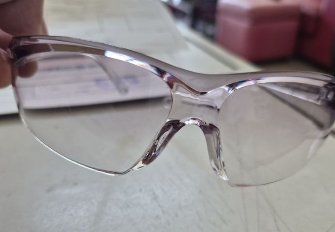 เเว่นกันลมสีใส รูปที่ 4